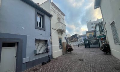 Au cœur de Palavas-les-Flots, cette charmante maison de ville de type 3 totalement rénovée.