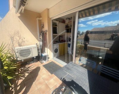 EXCLUSIVITE / Beau studio-cabine ensoleillé, vue trés dégagée,une vue laterale mer