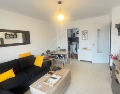 Bel appartement T2 rénové avec parking privatif