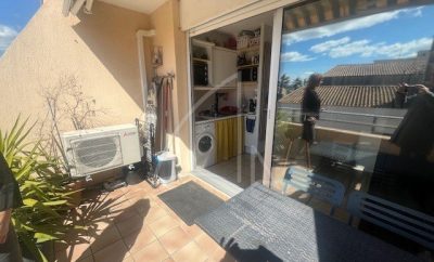 EXCLUSIVITE / Beau studio-cabine ensoleillé, vue trés dégagée,une vue laterale mer
