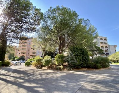 LOCATION VIDE À L’ANNÉE – MONTPELLIER – T1 BIS QUARTIER BOUTONNET AVEC TERRASSE ET PARKING