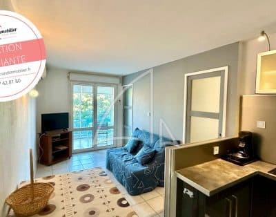 LOCATION ÉTUDIANTE MEUBLÉE – PALAVAS-LES-FLOTS – STUDIO CABINE CLIMATISÉ EN 2EME LIGNE AVEC PLACE DE PARKING PRIVATIVE