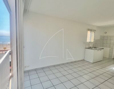 LOCATION VIDE À L’ANNÉE – PALAVAS-LES-FLOTS – GRAND T2 MEZZANINE AVEC PARKING  ET CELLIER