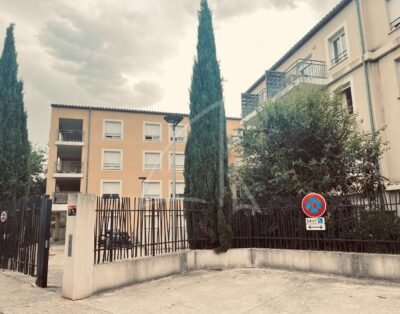 Golf Fontcaude, appartement deux pièces meublé situé au 3éme d’une résidence + parking